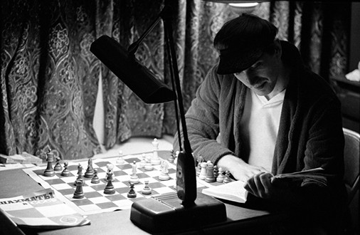 Bobby Fischer, Always Reading, Grossinger’s Resort, New York, 1972